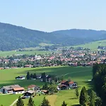 Bavaria מלון
